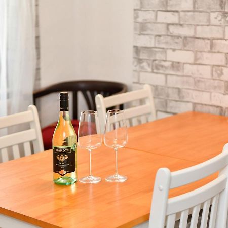 Pass The Keys Perfectly Located 3 Bed Home Close To The City Cardiff Buitenkant foto