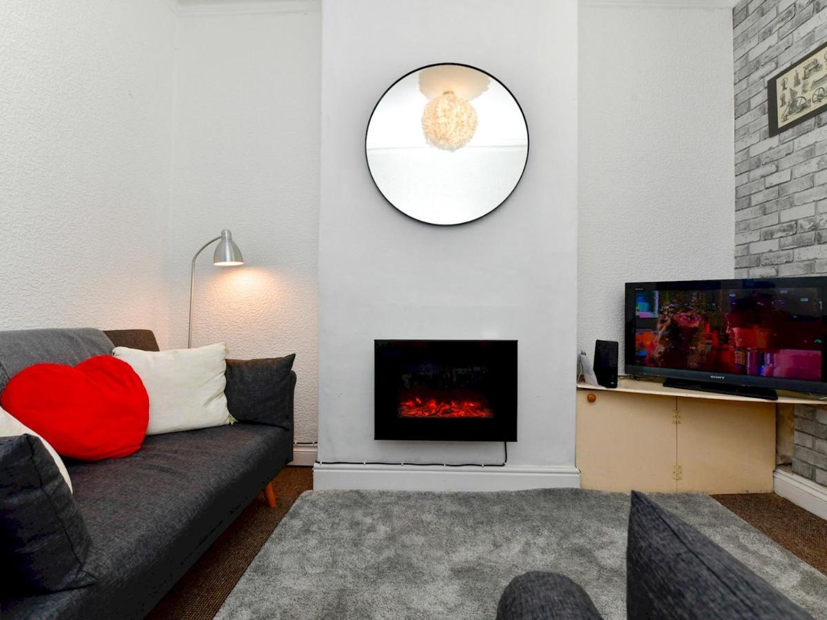 Pass The Keys Perfectly Located 3 Bed Home Close To The City Cardiff Buitenkant foto